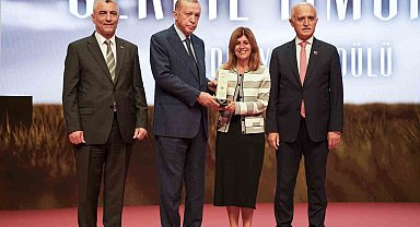 Serpil Timuray'a Dünya Türk İş Konseyi'nde 'İş Dünyası Ödülü'