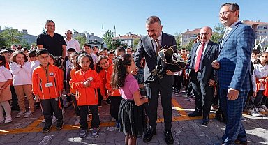 Sincan'da yeni eğitim ve öğretim yılının ilk ders zili çaldı