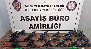 Suç makinesi sahte kimlikle silah ticareti yaparken yakalandı