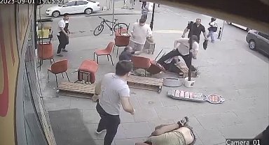 Sultanbeyli'nde 2 grup arasındaki tabureli kavga kamerada