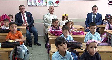 Sultangazi'de birinci sınıf öğrencilerine kırtasiye desteği verildi