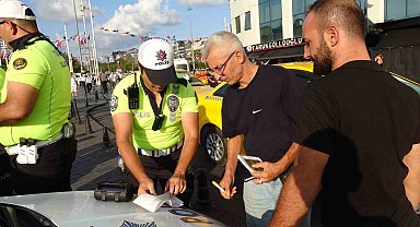 Taksim'de ticari taksiler denetlendi