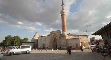 Tarihi Eşrefoğlu Camisi'ni bir yılda 281 bin kişi ziyaret etti