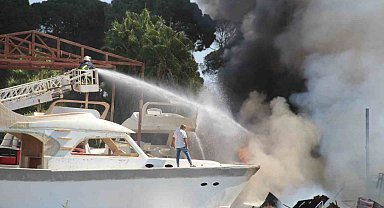 Tersanedeki tekneler alev alev yandı, ormana sıçrayan yangın söndürüldü