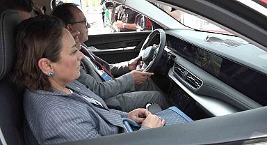 Togg Fabrikası'nda bir ilk...CHP'li vekillerden Togg'a övgü