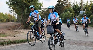 Turizm destinasyonuna pedal çeviriyorlar
