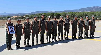 Türk pilot Tutuk, Eskişehir'e uğurlandı