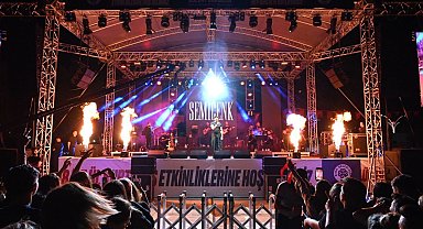 Ünlü şarkıcı Semicenk, Bigalıları coşturdu