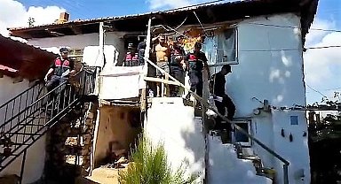 Uslanmaz hırsız yakalanmamak için kavurucu sıcakta parka giydi