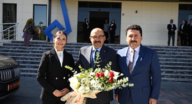 Vali Ustaoğlu'dan Altıeylül Belediyesi'ne Ziyaret
