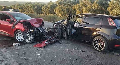 Virajı alamayan otomobil karşıdan gelen iki otomobile çarptı: 4 yaralı