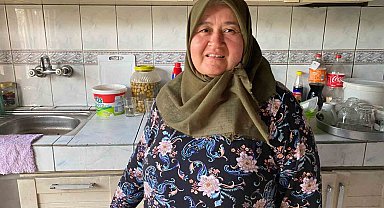 Yangında evleri küle döndü, balkon yuvaları oldu