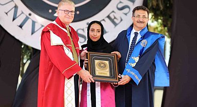 Yemen'deki iç karışıklıktan dolayı okumak için geldiği Türkiye'de dönem birincisi oldu
