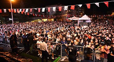 Yenişehir Biber Festivalii'nde Hakan Altun ve Merve Özbey rüzgarı