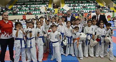 Yıldırımlı karatecilerden 50 madalya