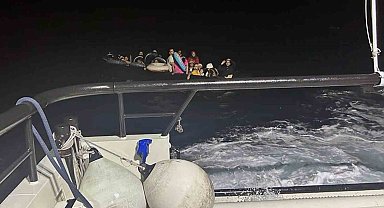 Yunanistan güvenlik güçleri geri itti, Türk Sahil Güveliği kurtardı