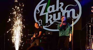 Zakkum Bursa'da hayranlarıyla buluştu