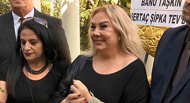 Zeki Müren vefatının 27'nci yılında kabri başında anıldı
