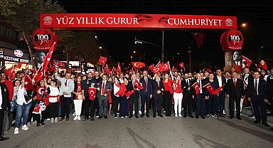 100. yılda binlerce kişi Nilüfer'de yürüdü