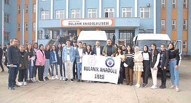 'Geri Dönüşüm' sınavında başarılı olan öğrencilere geri dönüşüm tesisi gezisi ödülü