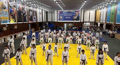 72 karateci kuşak atladı