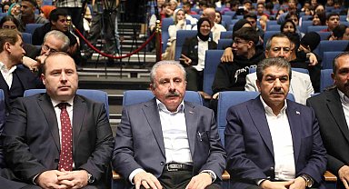 Aliya İzzetbegoviç vefatının 20. yıl dönümünde anıldı