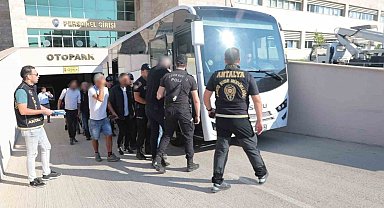Antalya'da aranan 60 şüpheli yakalandı
