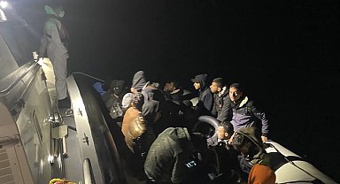 Ayvacık açıklarında 23 kaçak göçmen yakalandı