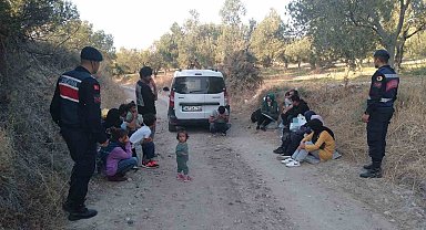 Ayvacık'ta 16 kaçak göçmen ile 2 organizatör yakalandı