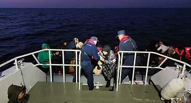 Ayvalık Açıklarında 49 Düzensiz Göçmen Kurtarıldı