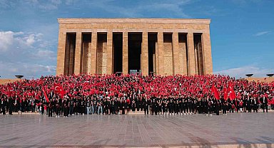 Bahçeşehir Koleji'nden 5 bin kişiyle Ata'ya 100'üncü yıl ziyareti