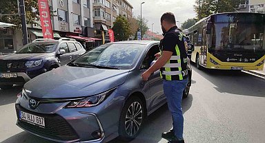 Bakırköy'de yayalara yol vermeyen sürücülere denetim