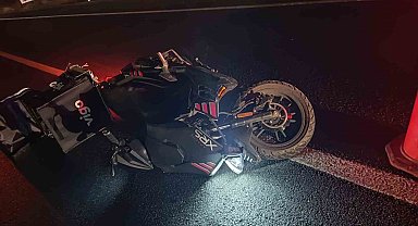 Bariyerlere çarpan motosiklet sürücüsü hayatını kaybetti