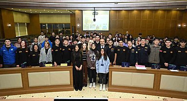 Başkan Aktaş stajyerlerle buluştu