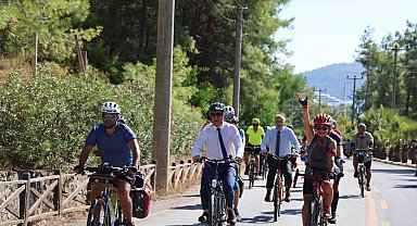 Başkan Oktay 200 sporcuyla birlikte pedal çevirdi