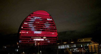 BBVA, 100. yıl coşkusunu Madrid'deki binasına taşıdı