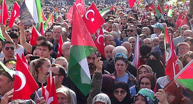 Binlerce kişi İsrail'e tepki için sokağa döküldü