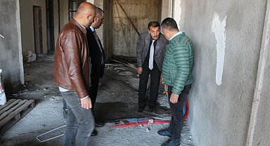 Bulanık Kaymakamı Ocak okul inşaatlarını inceledi