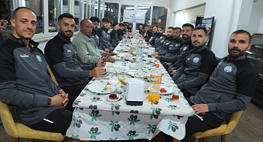 Burhaniye’de, Belediyespor Moral Depoladı
