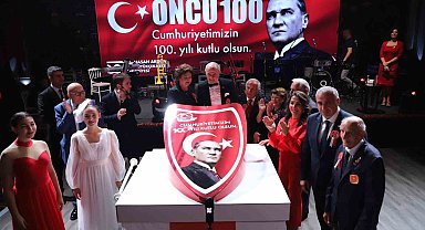 Büyükçekmece'de "Cumhuriyet Balosu" düzenlendi