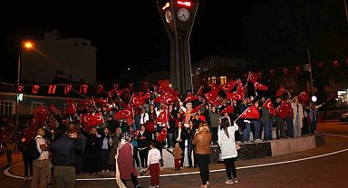Çameli'nde Cumhuriyetin 100. yaşında fener alayı düzenlendi