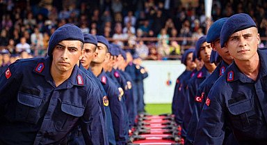 Çanakkale'de eğitimleri tamamlanan acemi erler yemin etti