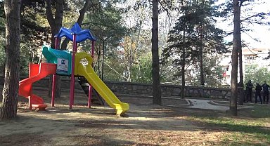 Çocuk parkında asılı bulundu