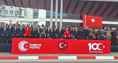 Cumhuriyet Bayramı'nın 100'üncü yılı Vatan Caddesi'nde coşkuyla kutlandı