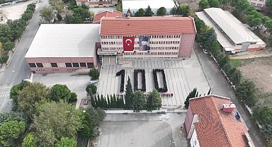 Cumhuriyet için öğretmenler klip yaptı, öğrenciler ise koreografi çizdi