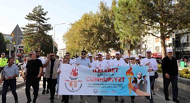 Cumhuriyet yürüyüşü beşinci günde Seyitgazi'de