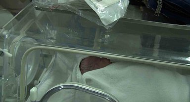 Cumhuriyetin 100. yılının ilk bebeği 'Ata' bebek dünyaya gözlerini açtı