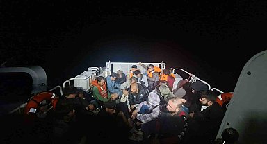 Datça'da 22 düzensiz göçmen kurtarıldı