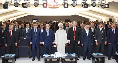 Diyanet İşleri Başkanı Erbaş, Uluslararası Serahsi Sempozyumuna katıldı