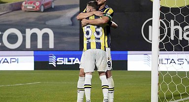 Edin Dzeko'dan ilk hat-trick